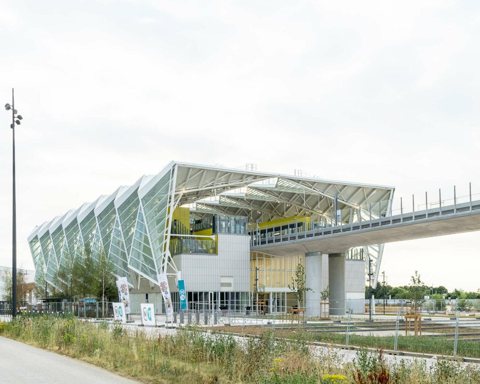 Gares aériennes de la ligne 18